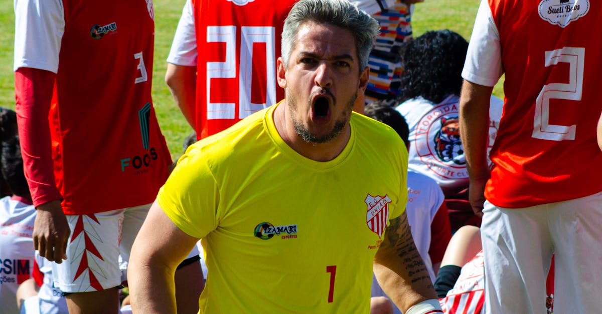 صلاح يكتب التاريخ: كيف احتفى ليفربول بهدف نجمه المصري رقم 250؟