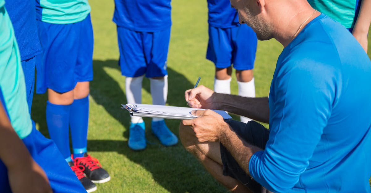 زلزال في توتنهام: تصرف اللاعبين المثير للجدل مع مدربهم بعد السقوط أمام تشيلسي