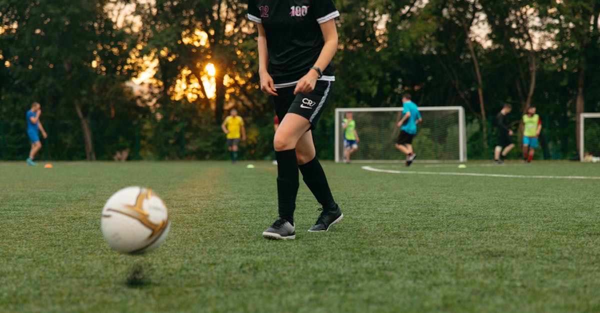 أرقام إبراهيما كوناتي على طاولة ريال مدريد: هل هو المدافع المنتظر؟